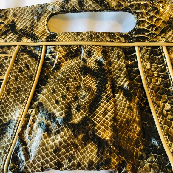 Faux Snakeskin large clutch on great condition - Picture 3 of 4